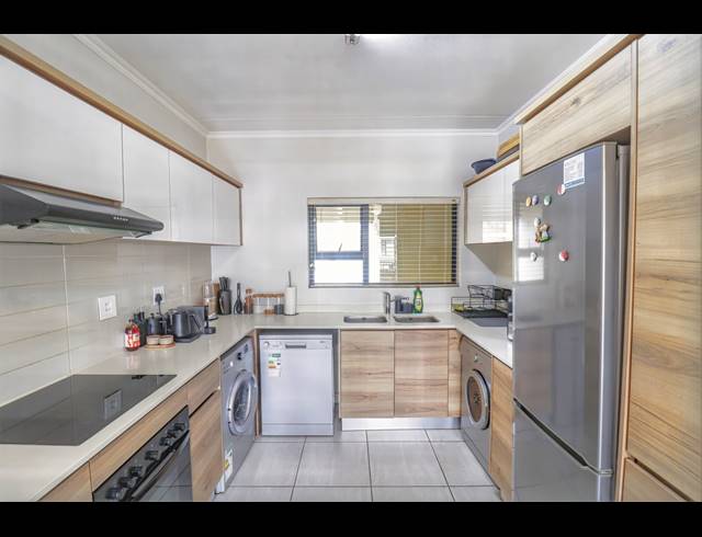 2 BEDROOM APARTMENT FOR SALE IN WATERFALL